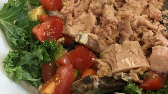 Easy Tuna and Bean Kale Salad